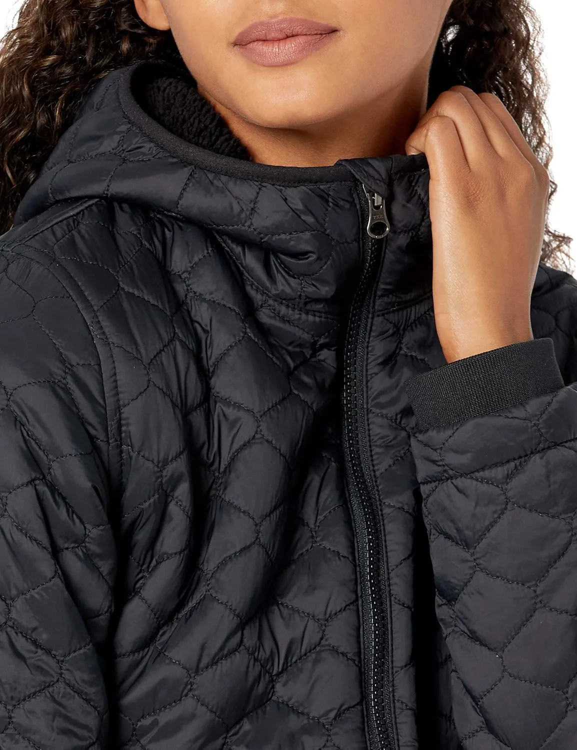 Amazon Essentials Women's Lightweight Quilted Full-Zip Water-Resistant Sherpa-Lined Hooded Puffer Jacket