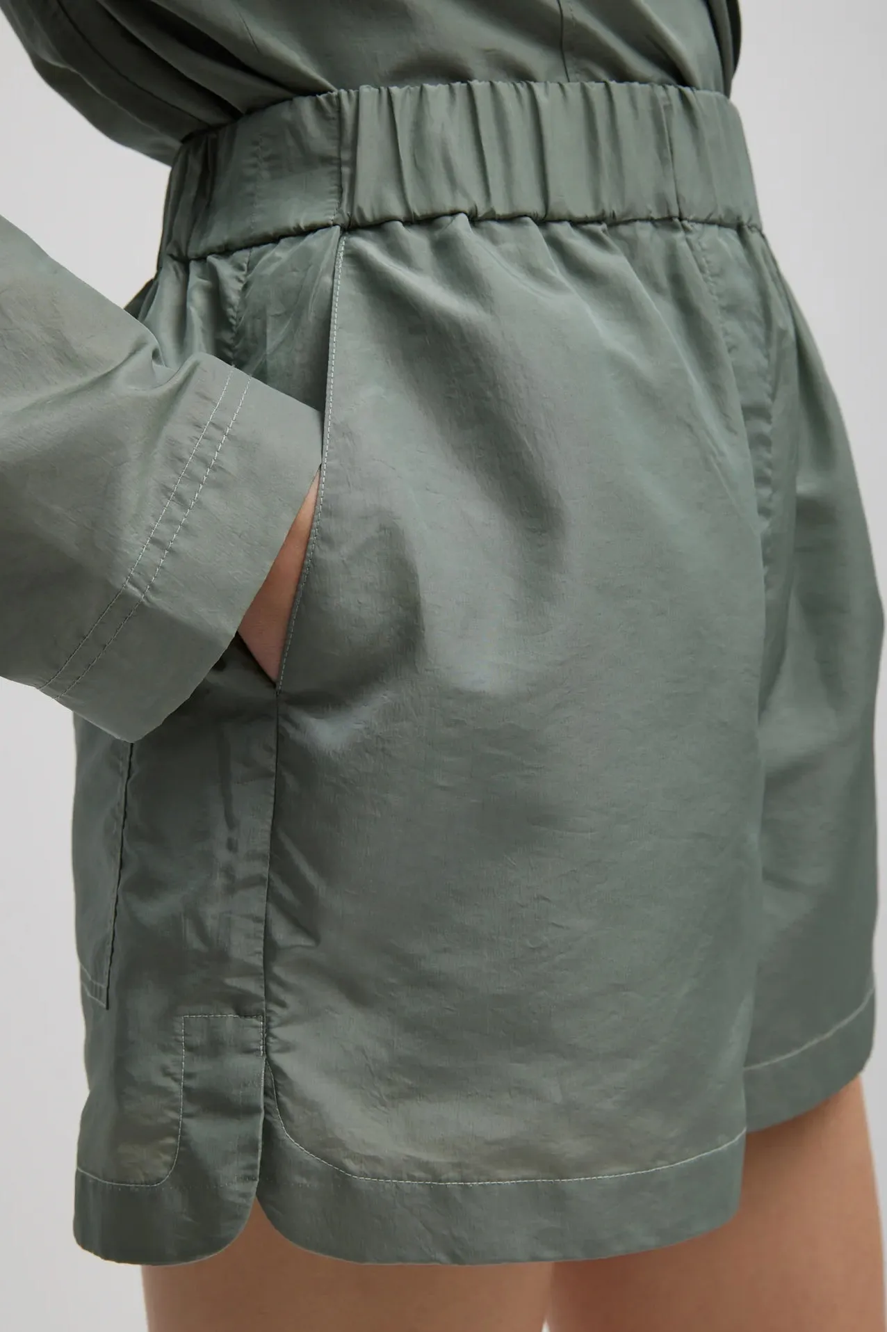 Shorts Pull On in Pumice Grey
